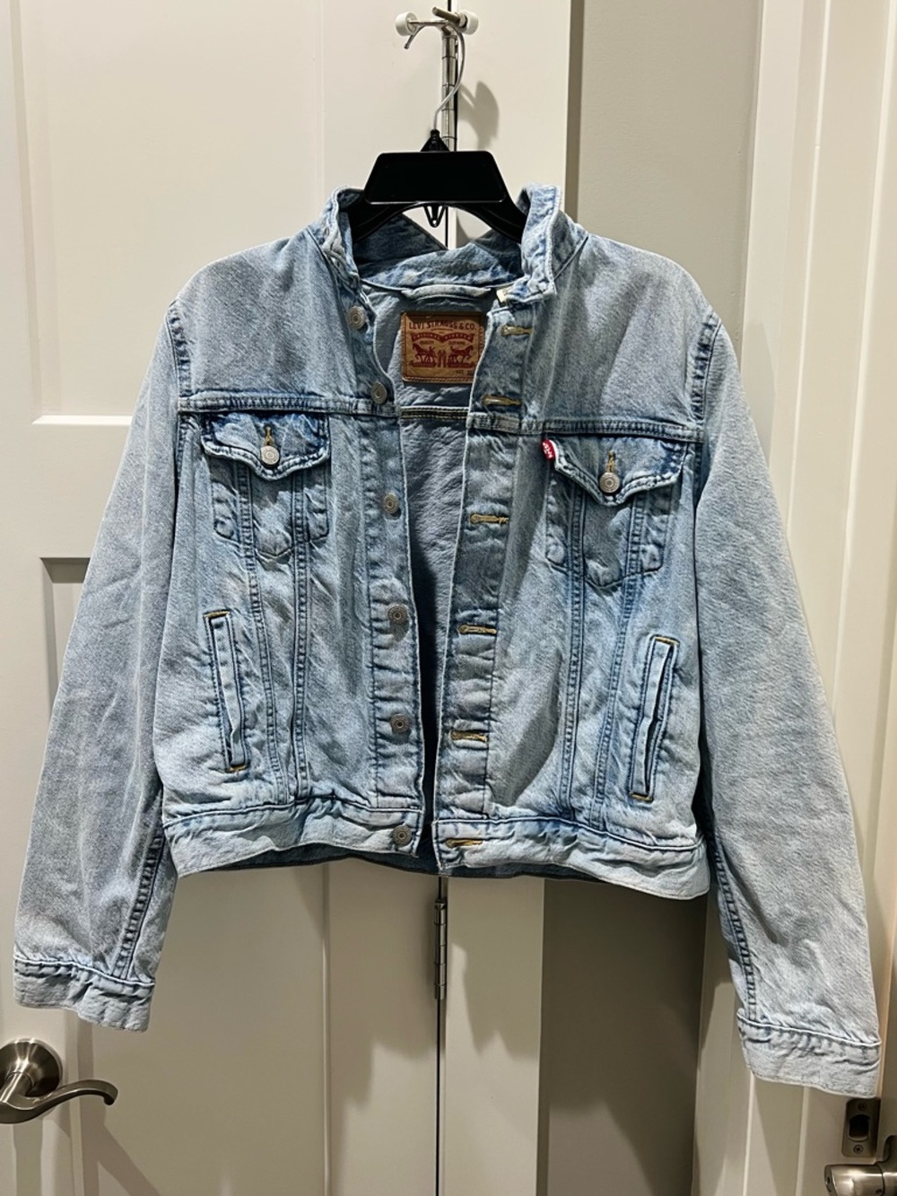 Levi’s Light Wash Denim Trucker Jacket Size XL